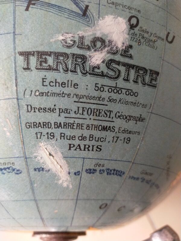 Globe terrestre dressé par j forest édité par girard barrere & thomas