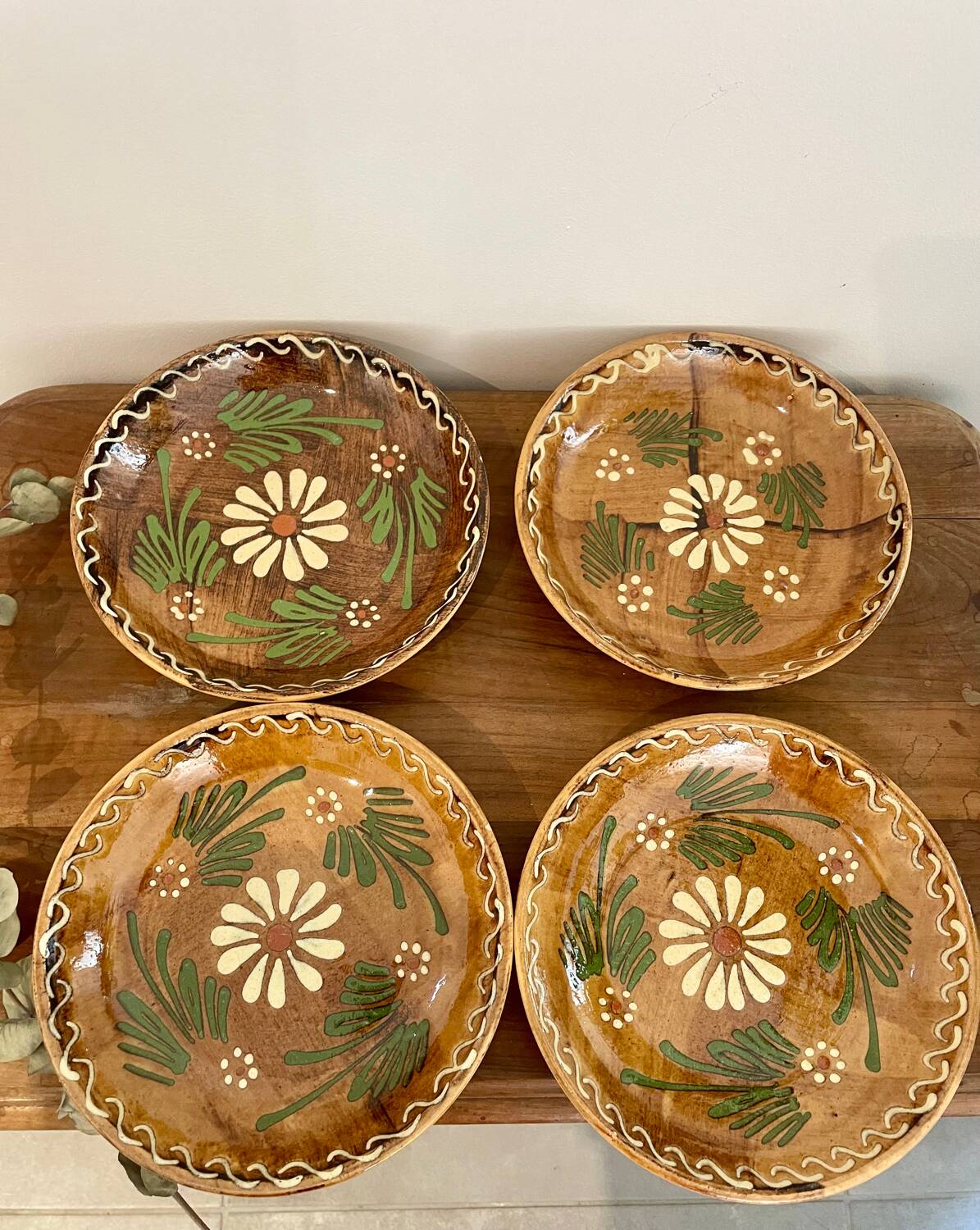 Set of 4 terracotta plates