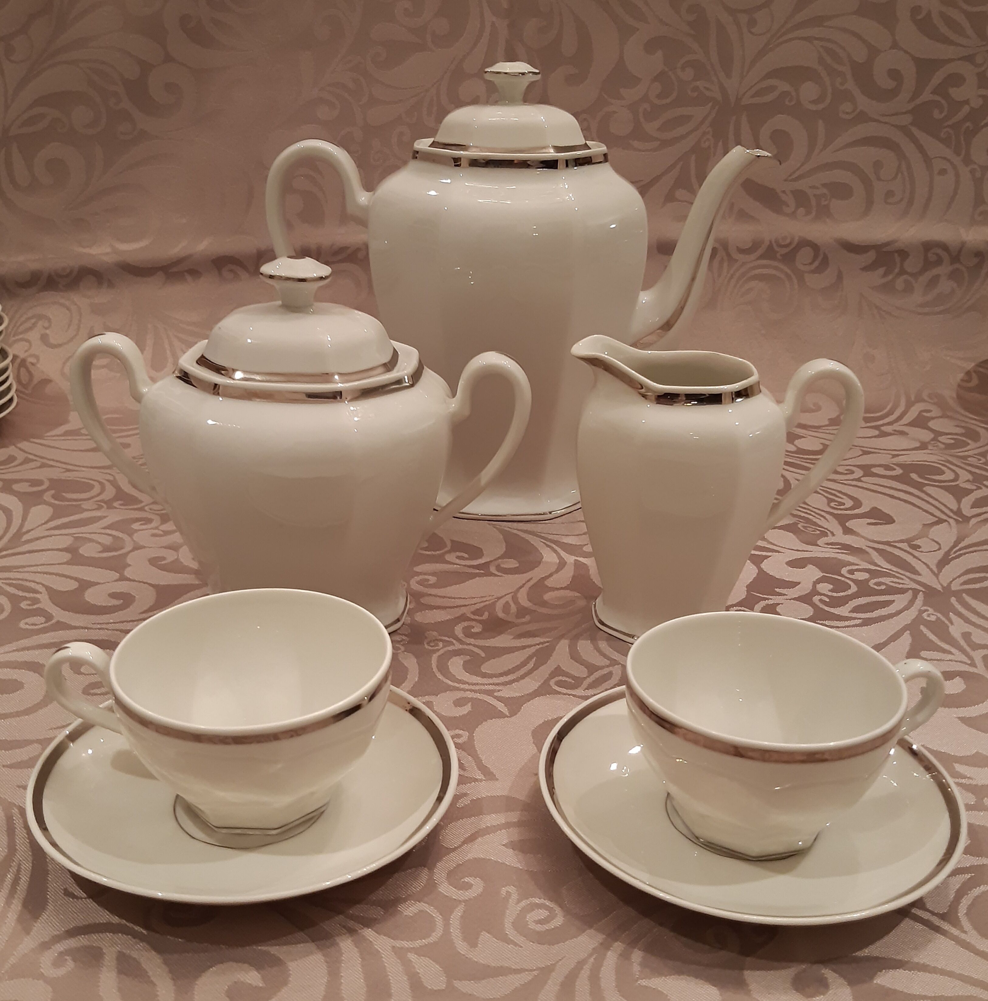 Complete art deco service in Limoges porcelain 12 cups