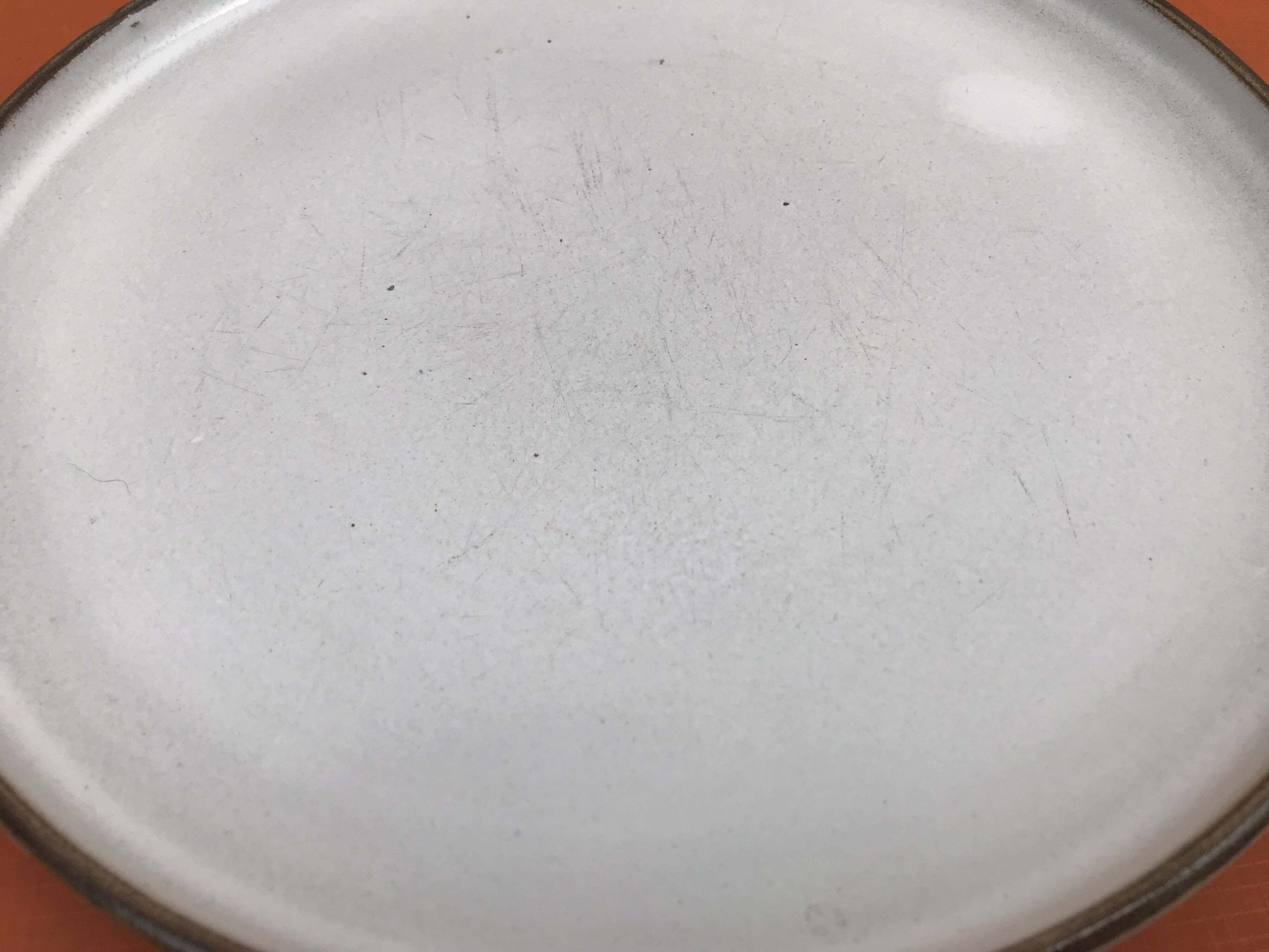 4 Niderviller earthenware dinner plates from the "Prunes" collection