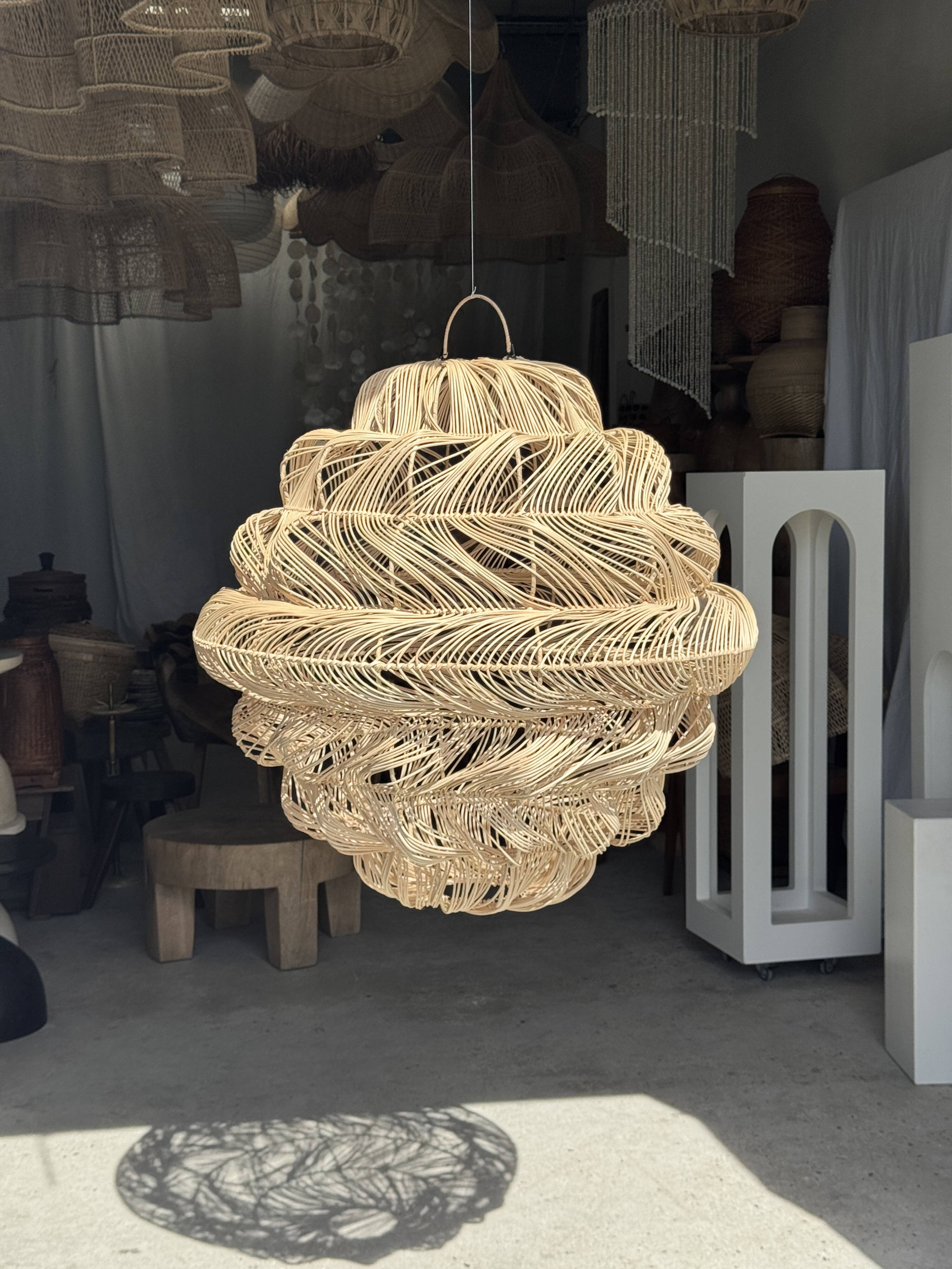 Suspension or rattan lampshade in an elongated spherical shape, layered H80 D