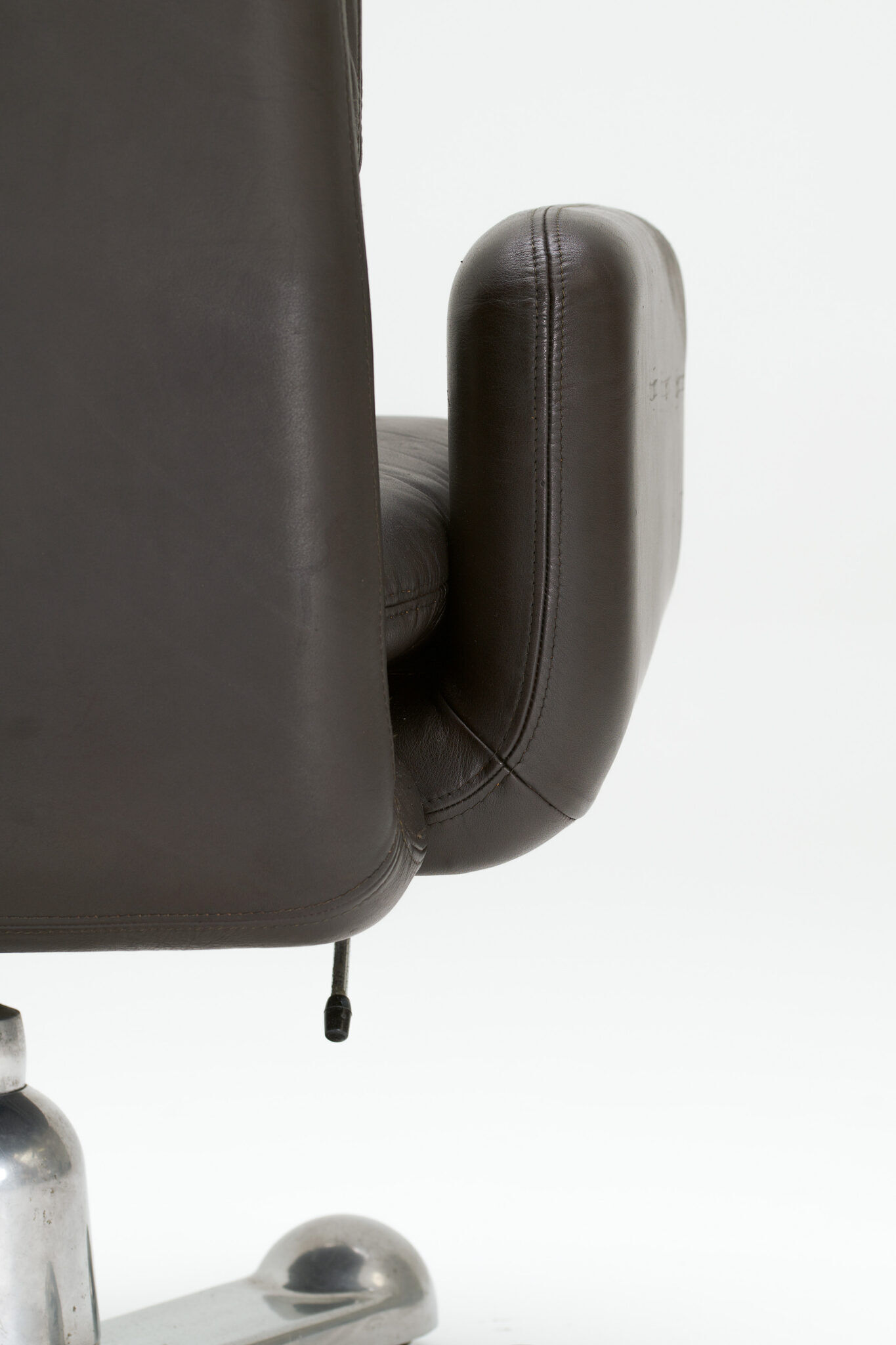 Chaise de bureau pivotante - Perry King et Santiago Miranda