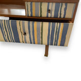 Dressing table in natural wood and fabrics