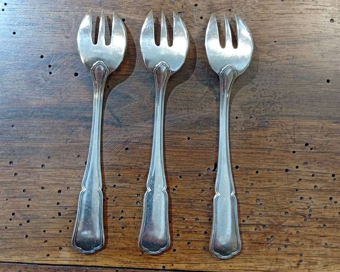 Set of 3 silver-plated oyster forks by Boulenger