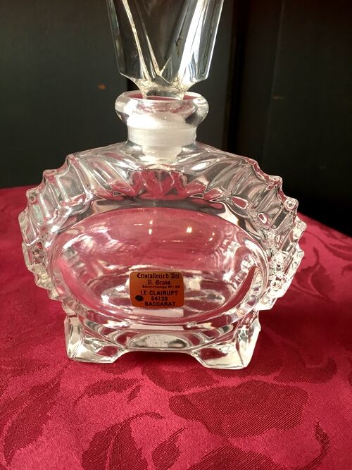 Flacon de parfum en cristal gross a Baccarat