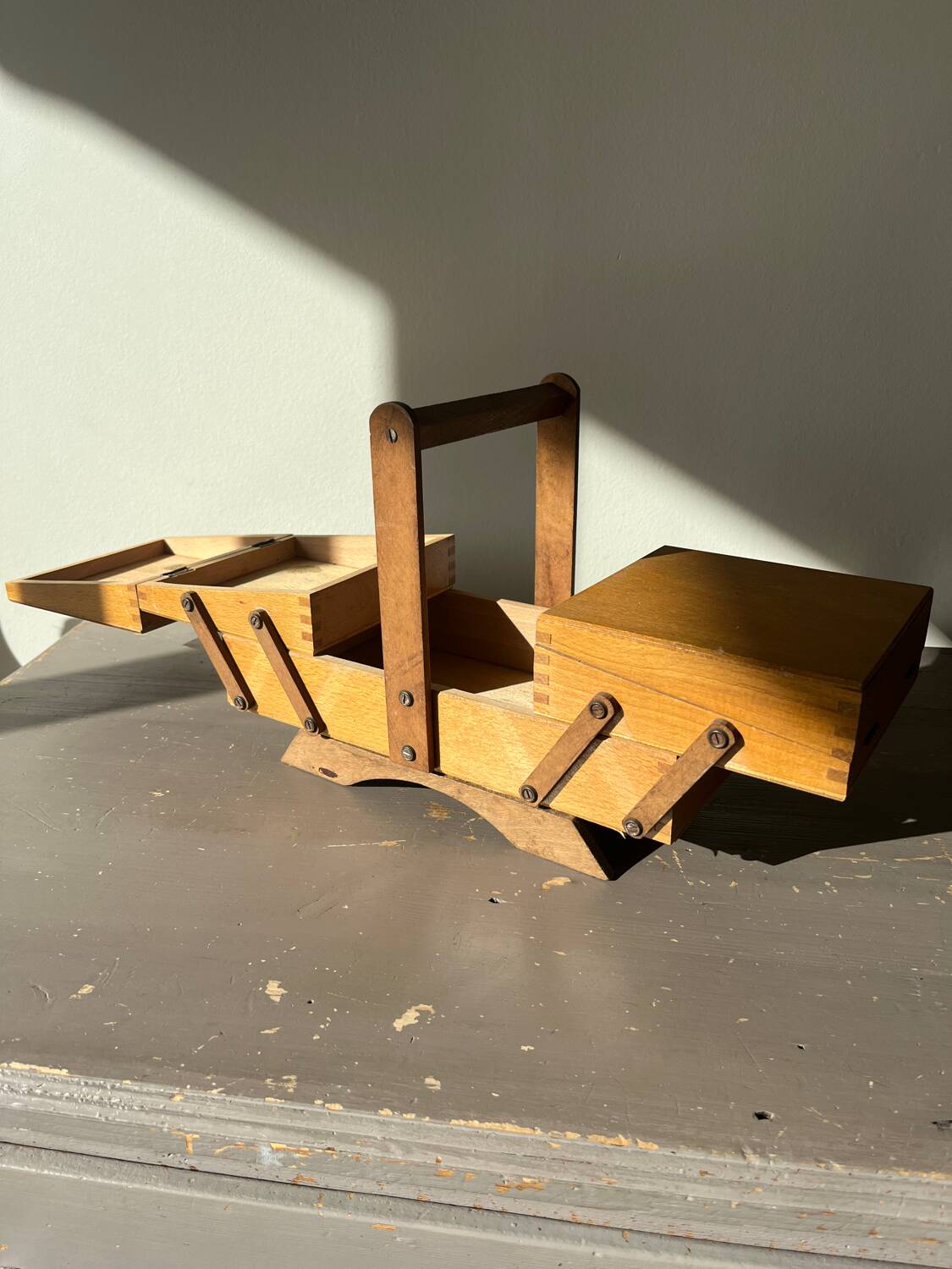 Wooden sewing box - worker