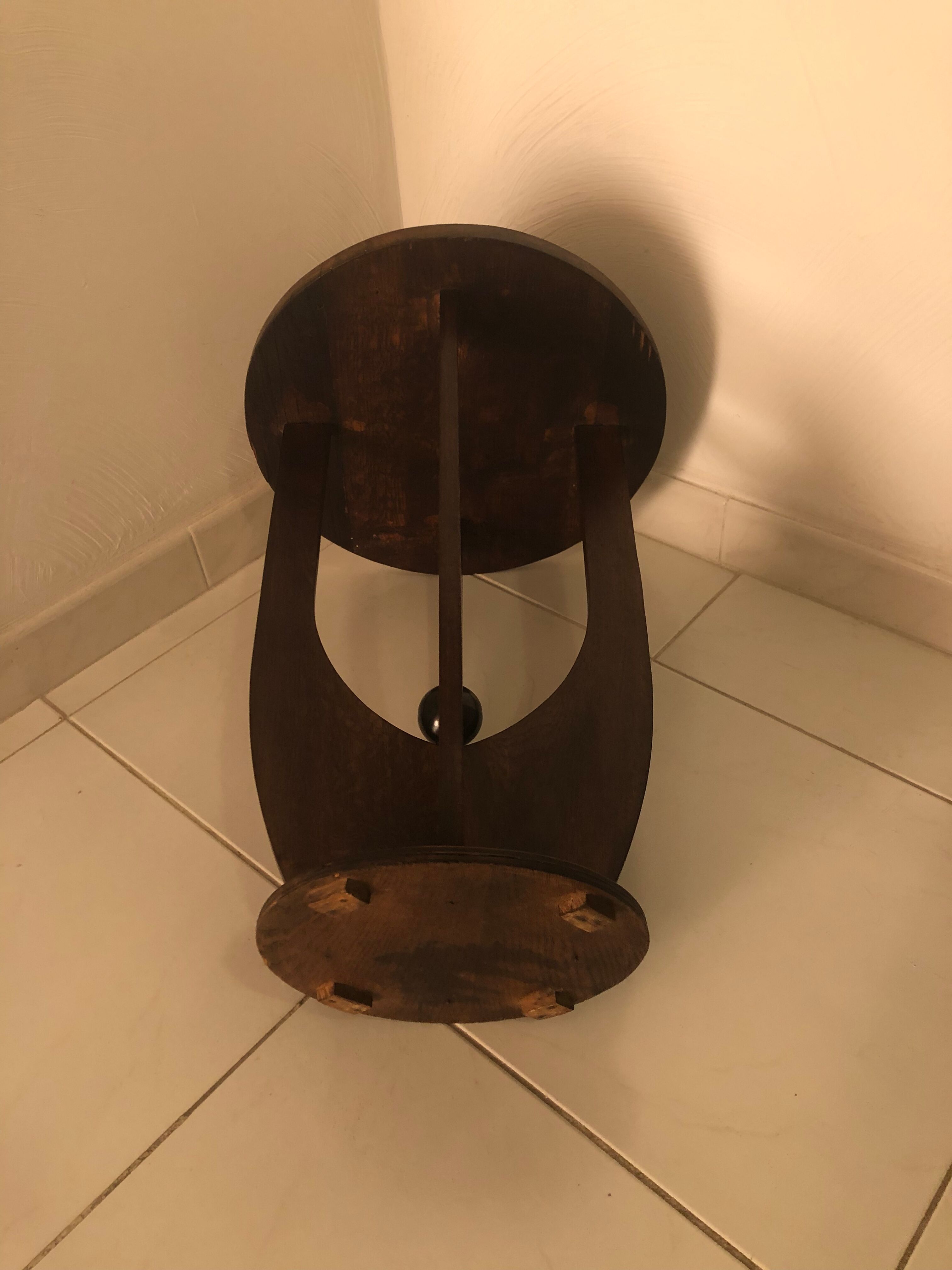 Art deco pedestal table