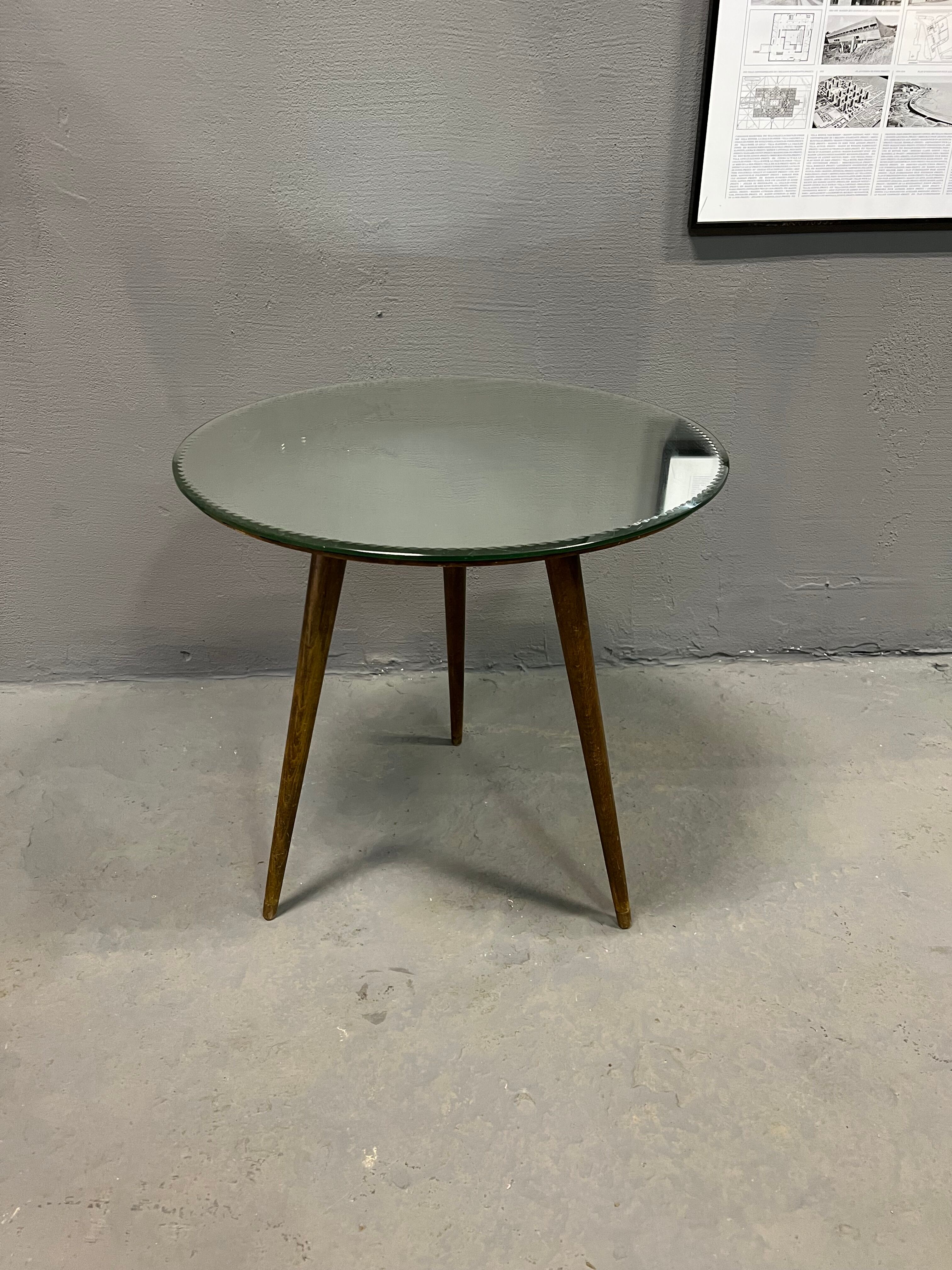 Small table feet spindles and glass top