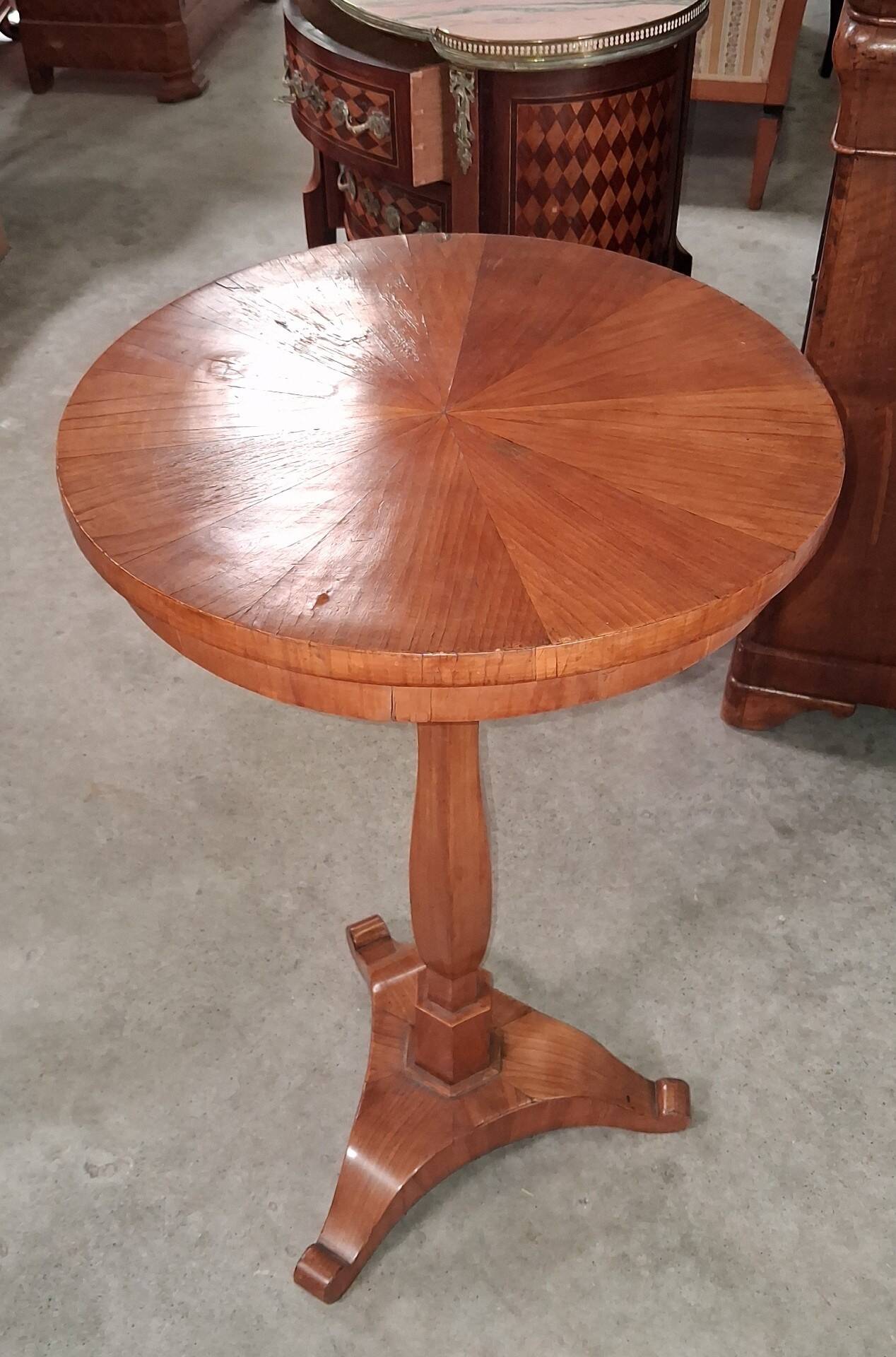 Biedermeier side table in light wood – 19th century