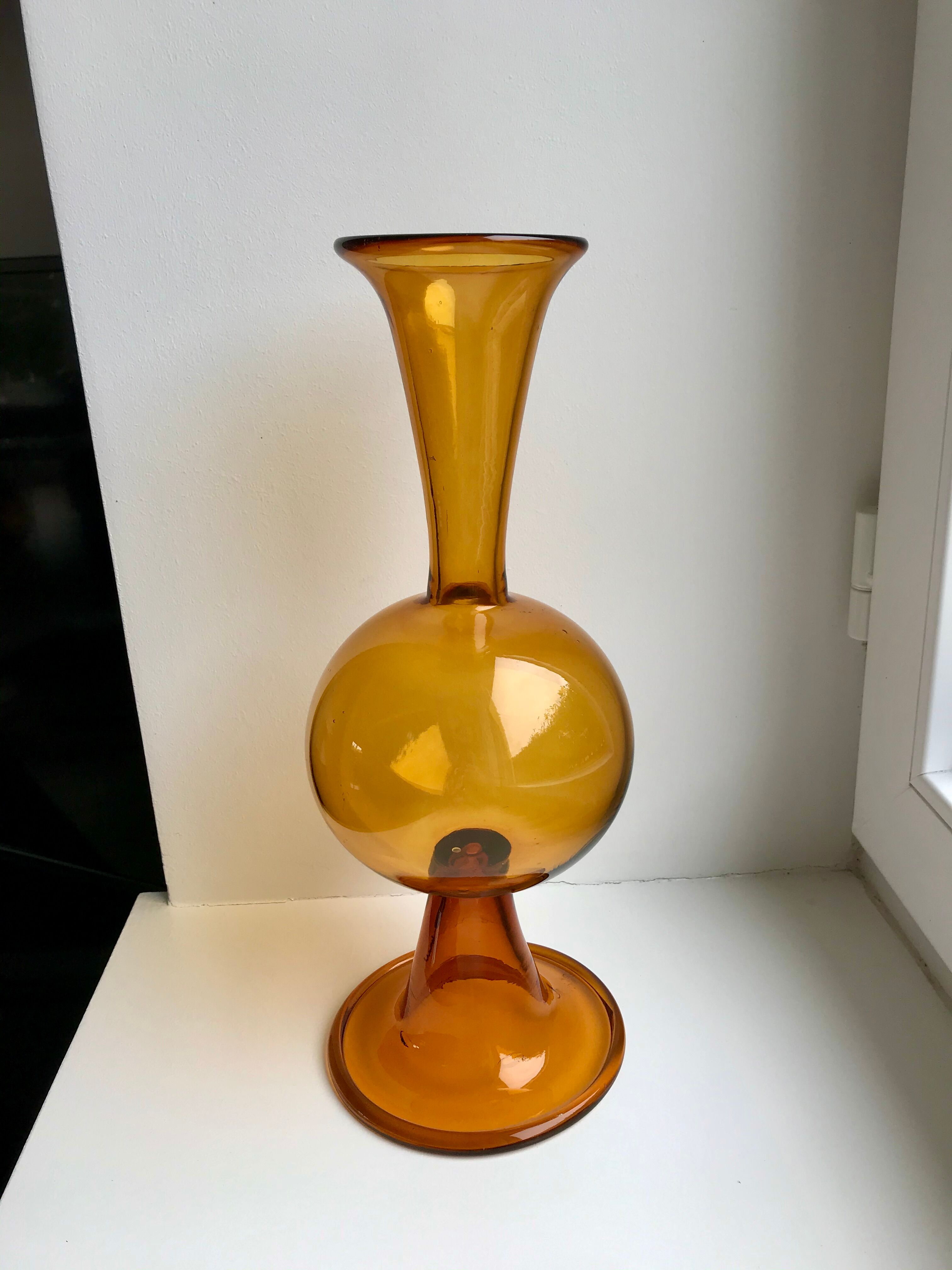 Modernist design vase in amber glass 70s