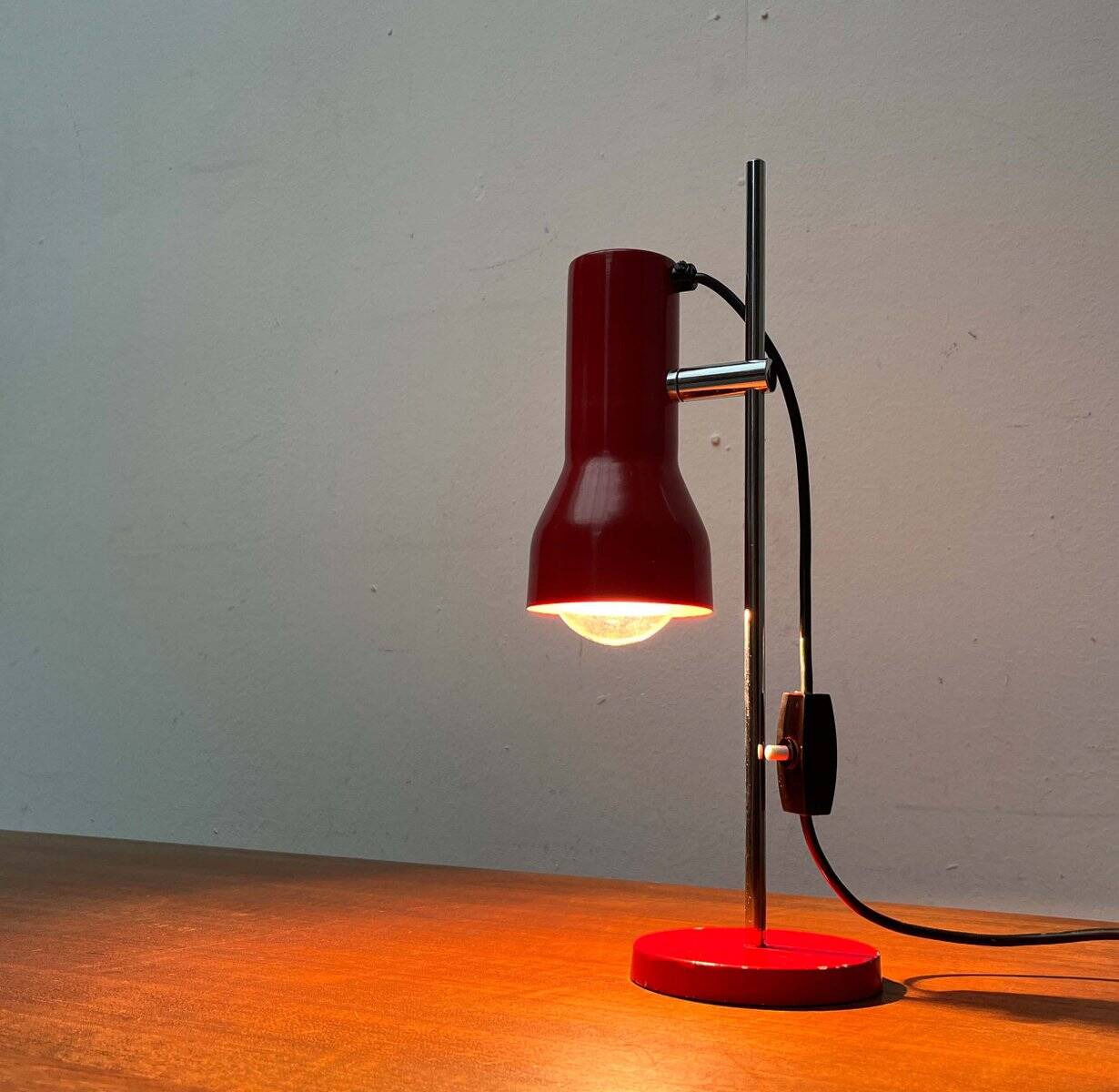 Swiss modern table lamp from the mid-century space age, 1960s.