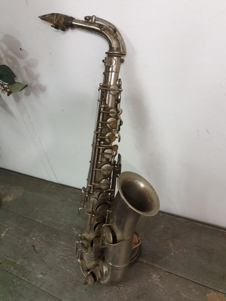 Saxophone Couesnon