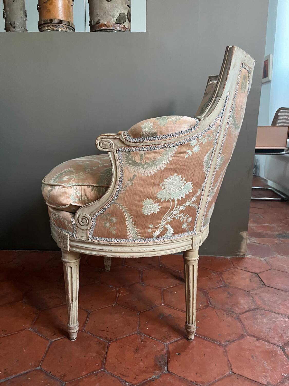 Fauteuil de coiffeur style louis XVI Type bergere