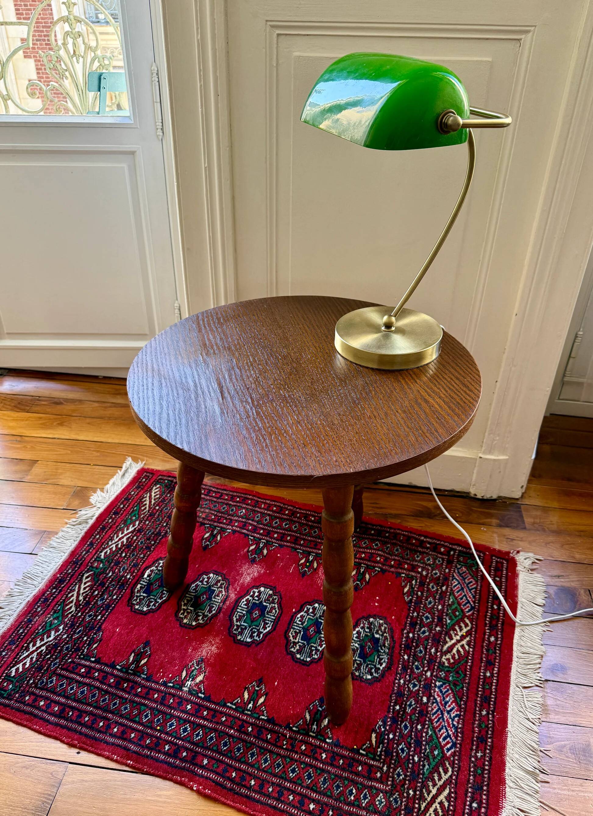 Tripod side table in wood - brutalist style