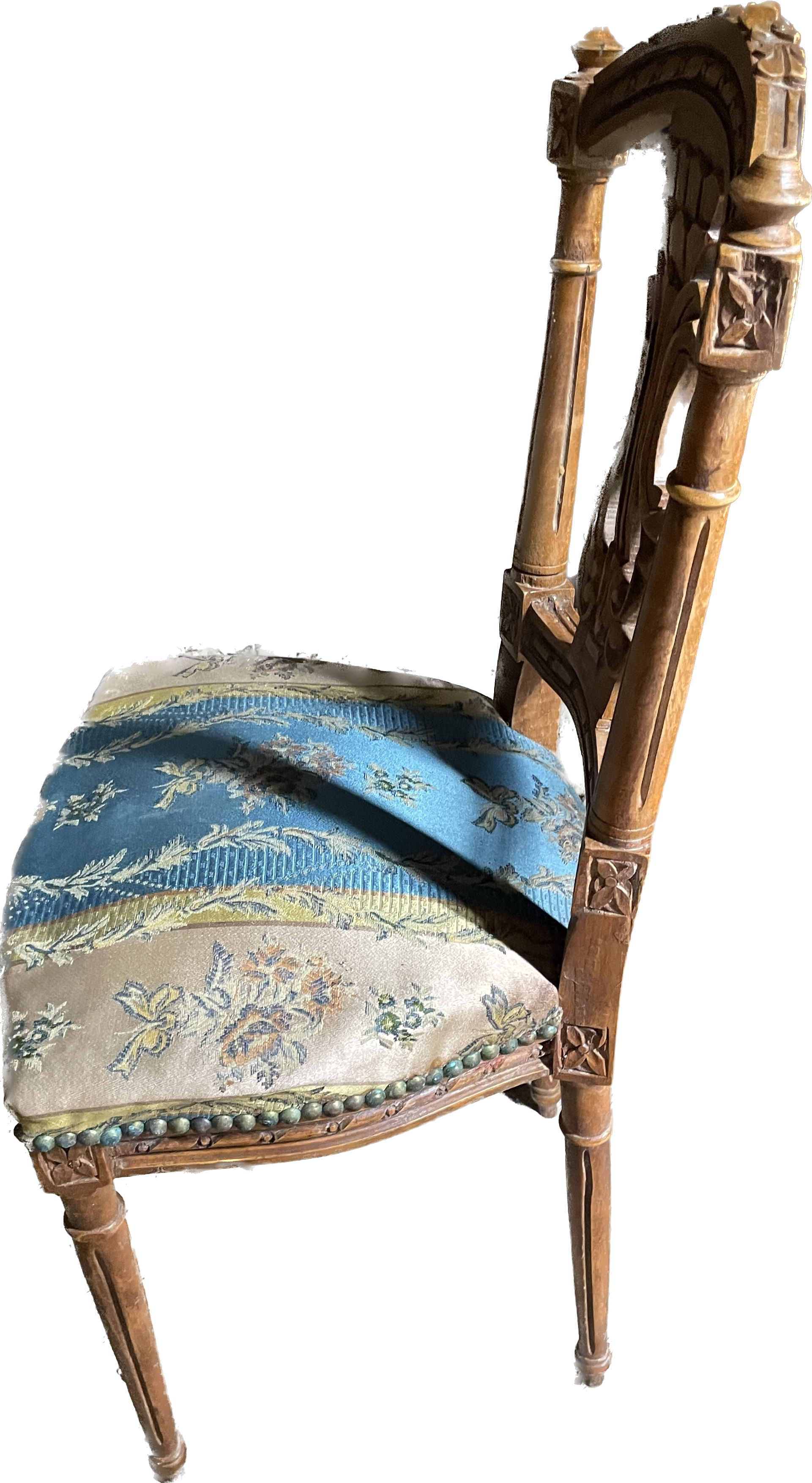 Chaise en bois sculpté