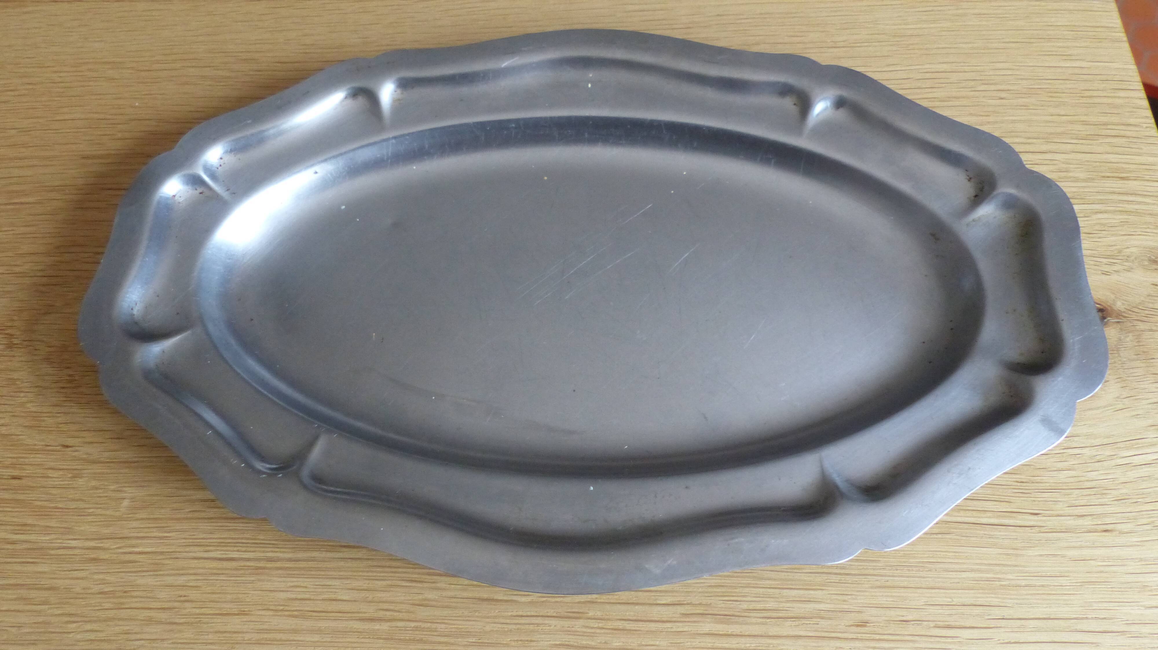 Oval stainless steel dish