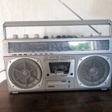 Radiola cassette radio