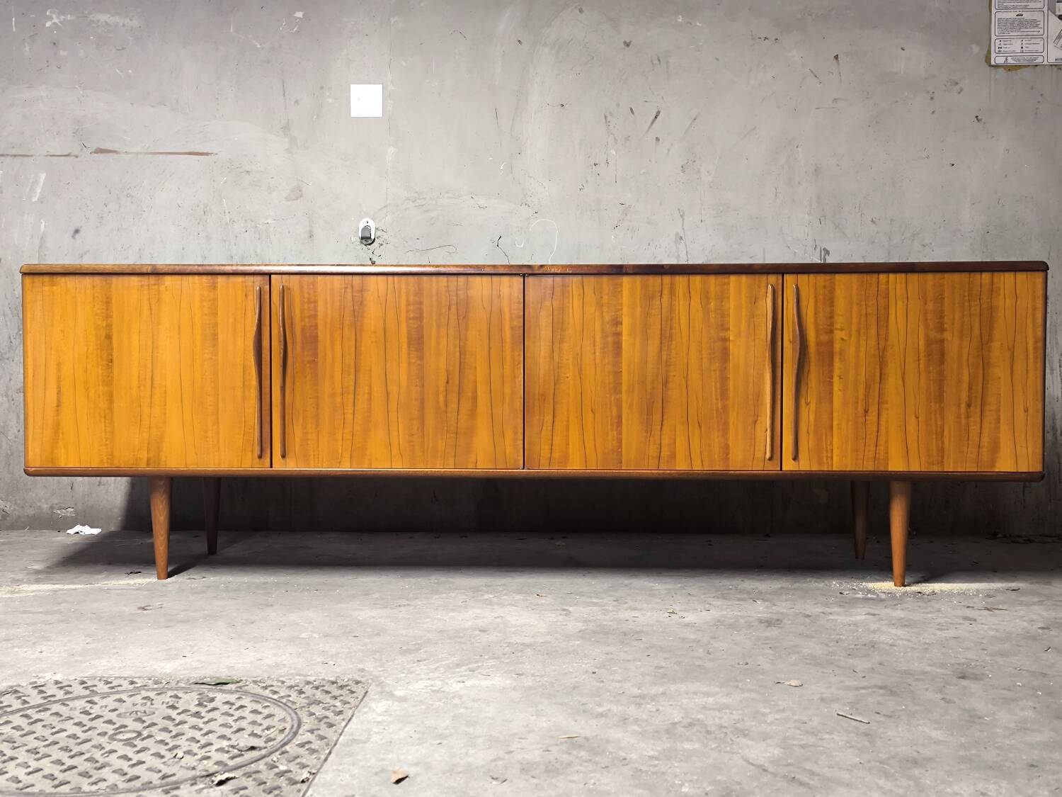 Enfilade scandinave vintage en palissandre