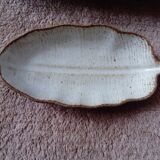 Banana leaf shaped barbotine dish and bowl
