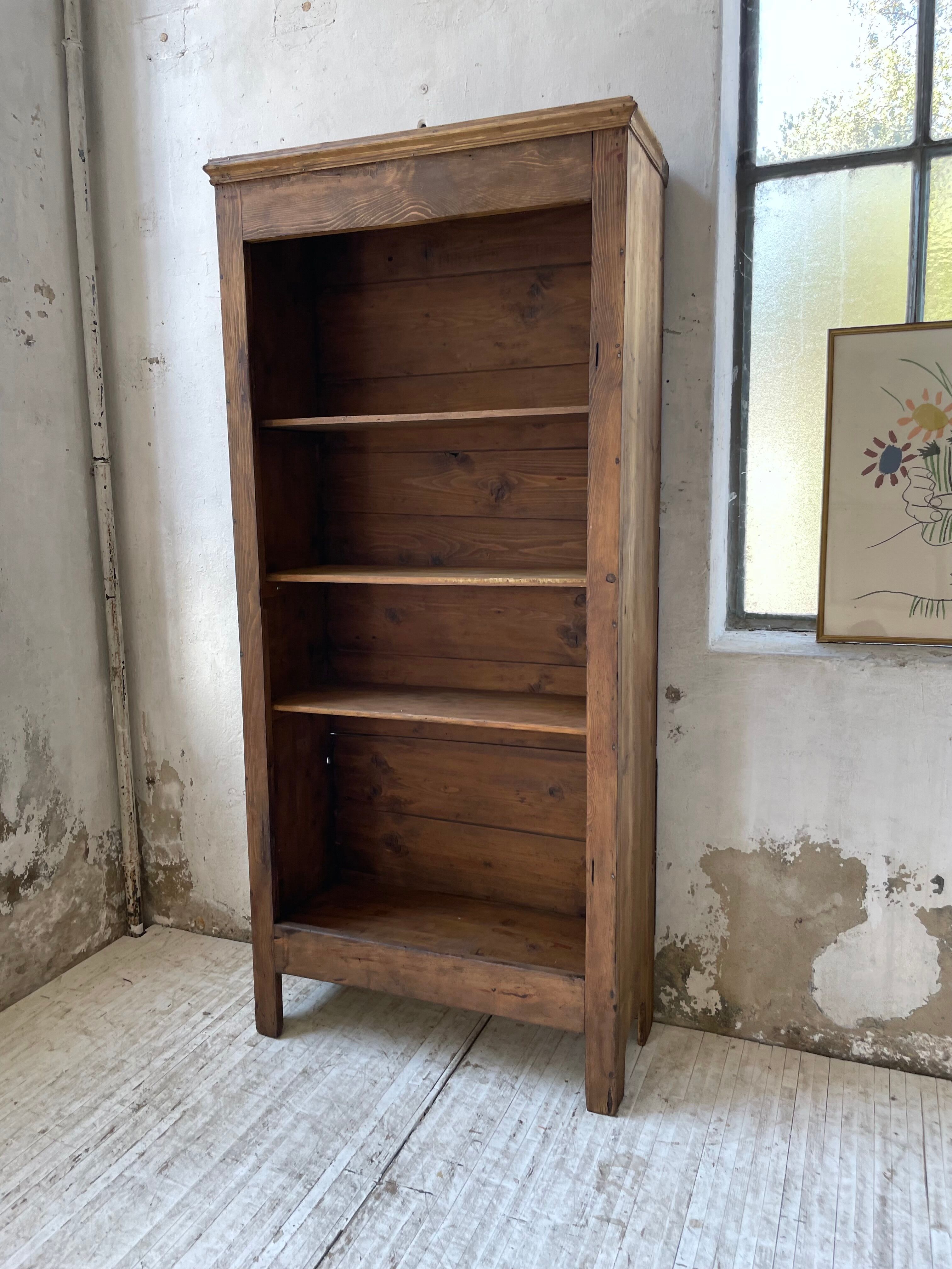 Library bonnetière pine