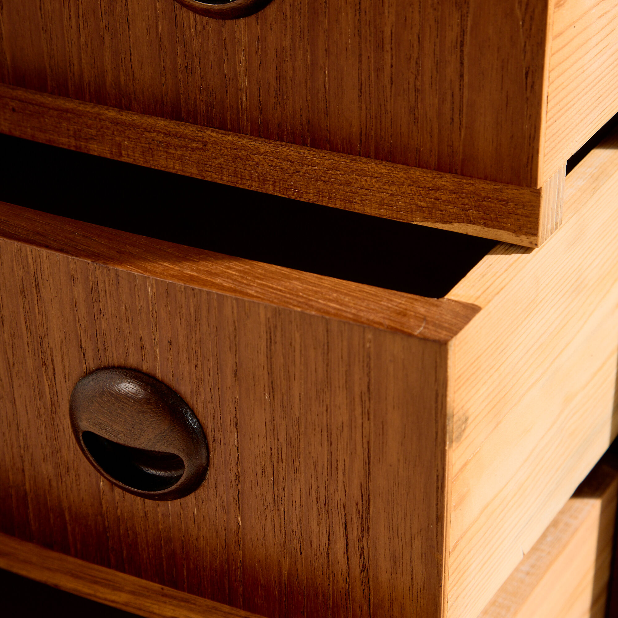 Teak chest of drawers with six drawers