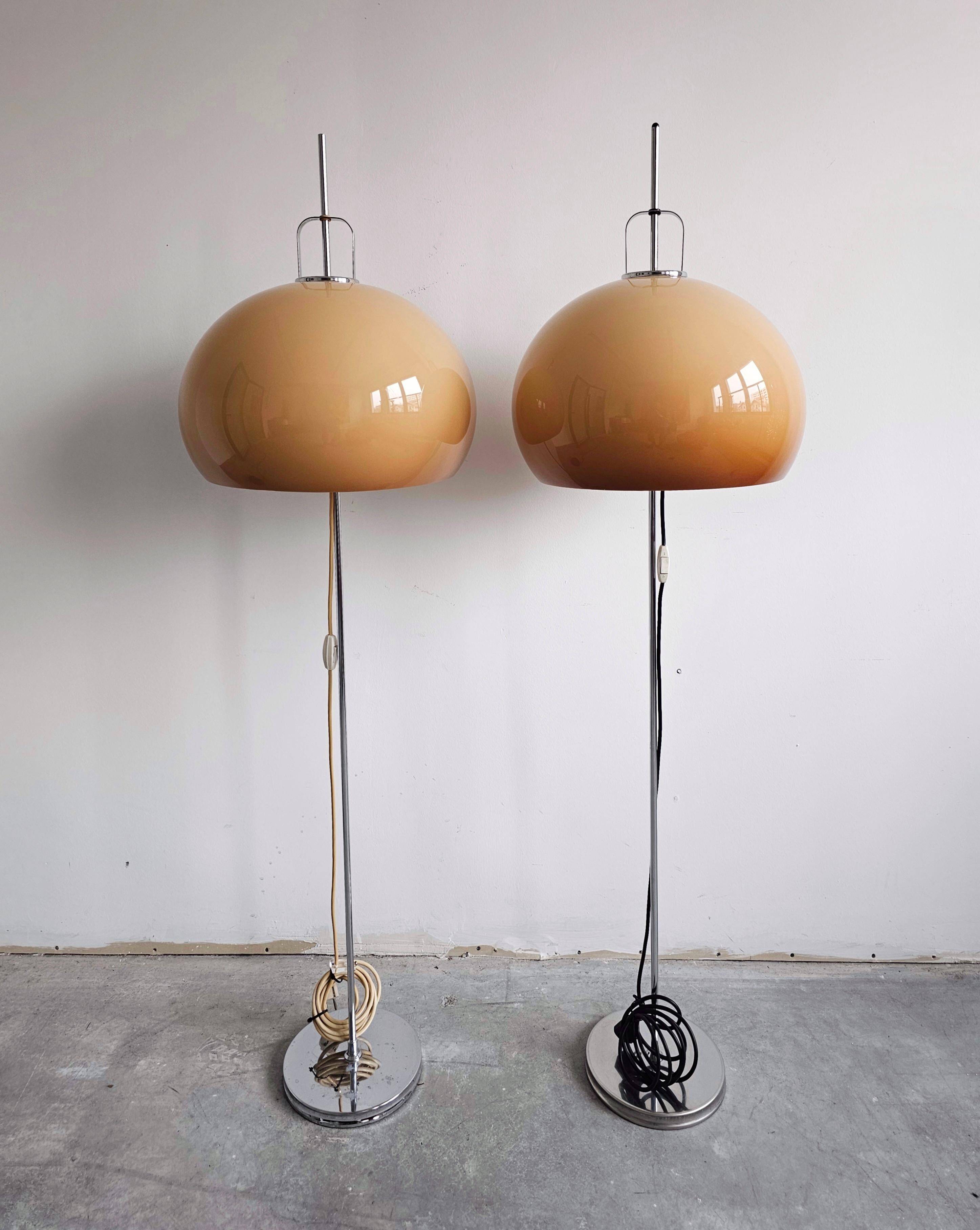 Mid Century Modern "Lucerna" floor lamp in acrylic by Harvey Guzzini