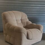 Paire de fauteuils vintage sculpturaux en tissu chenillé côtelé beige