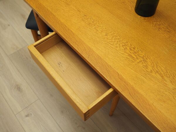 Bureau en frêne, design danois, années 1970, production : Danemark