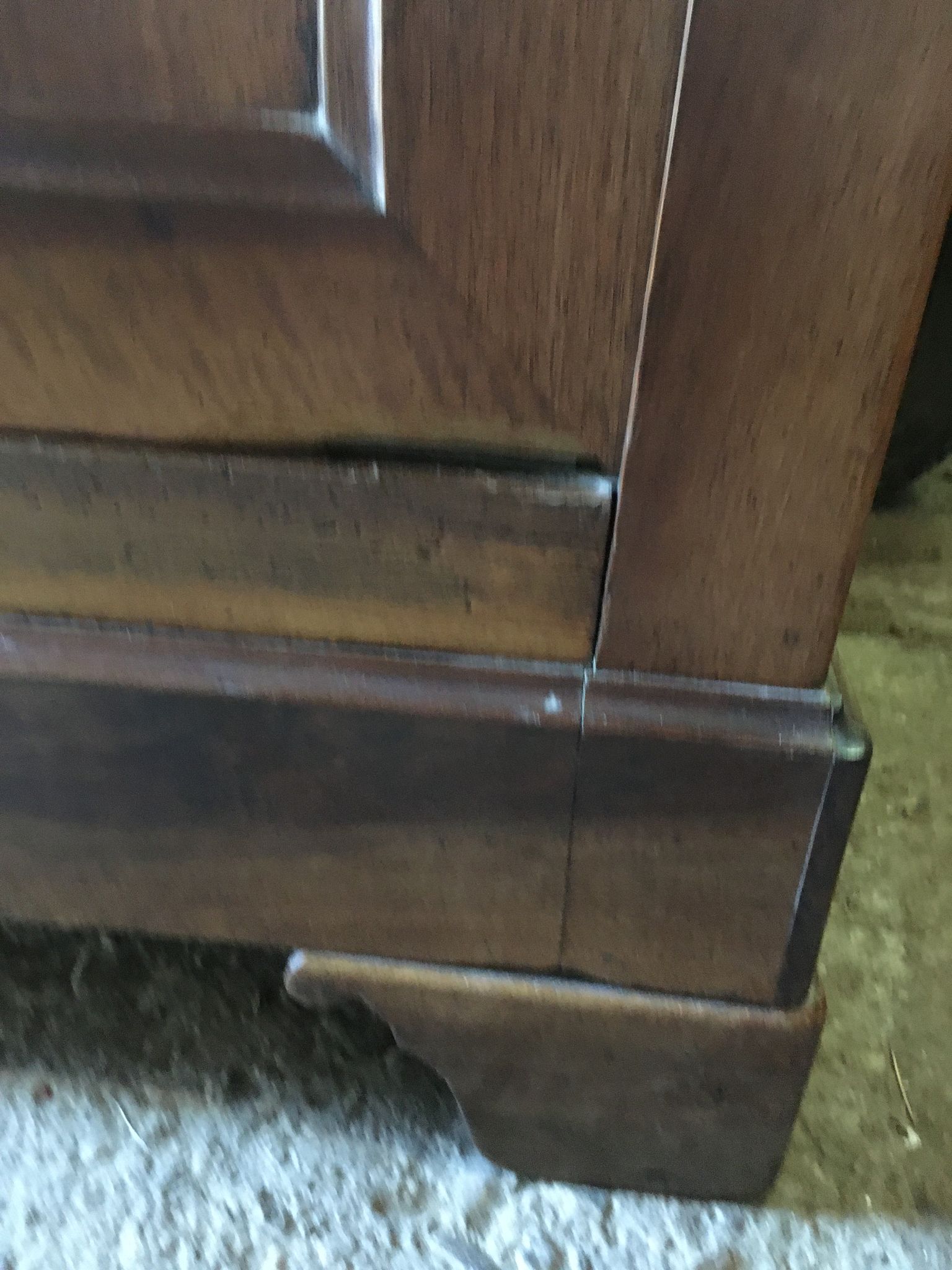 Armoire Louis Philippe en noyer