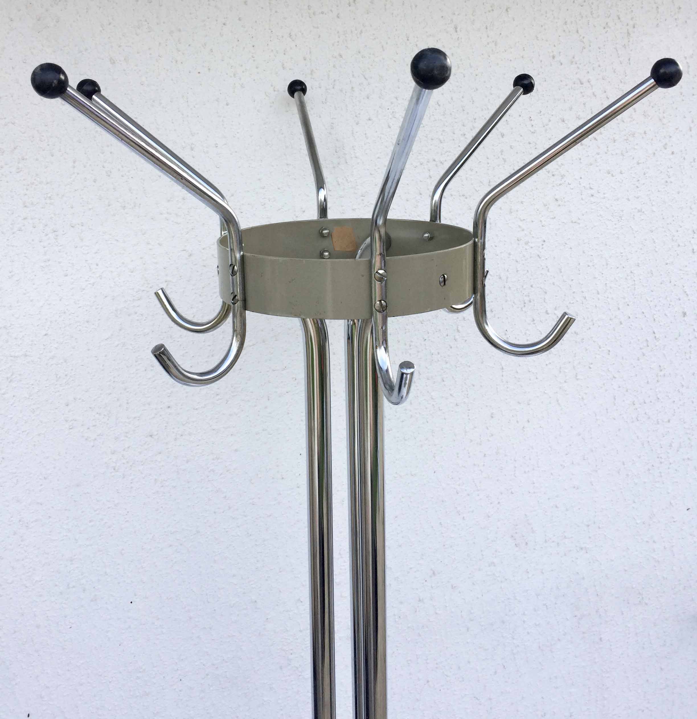 Portemanteau Tybax par Willy Van Der Meeren