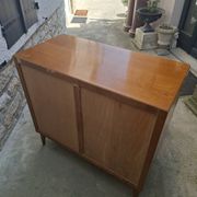 Vintage chest of drawers with tapered legs, 1950s design, 4 drawers.