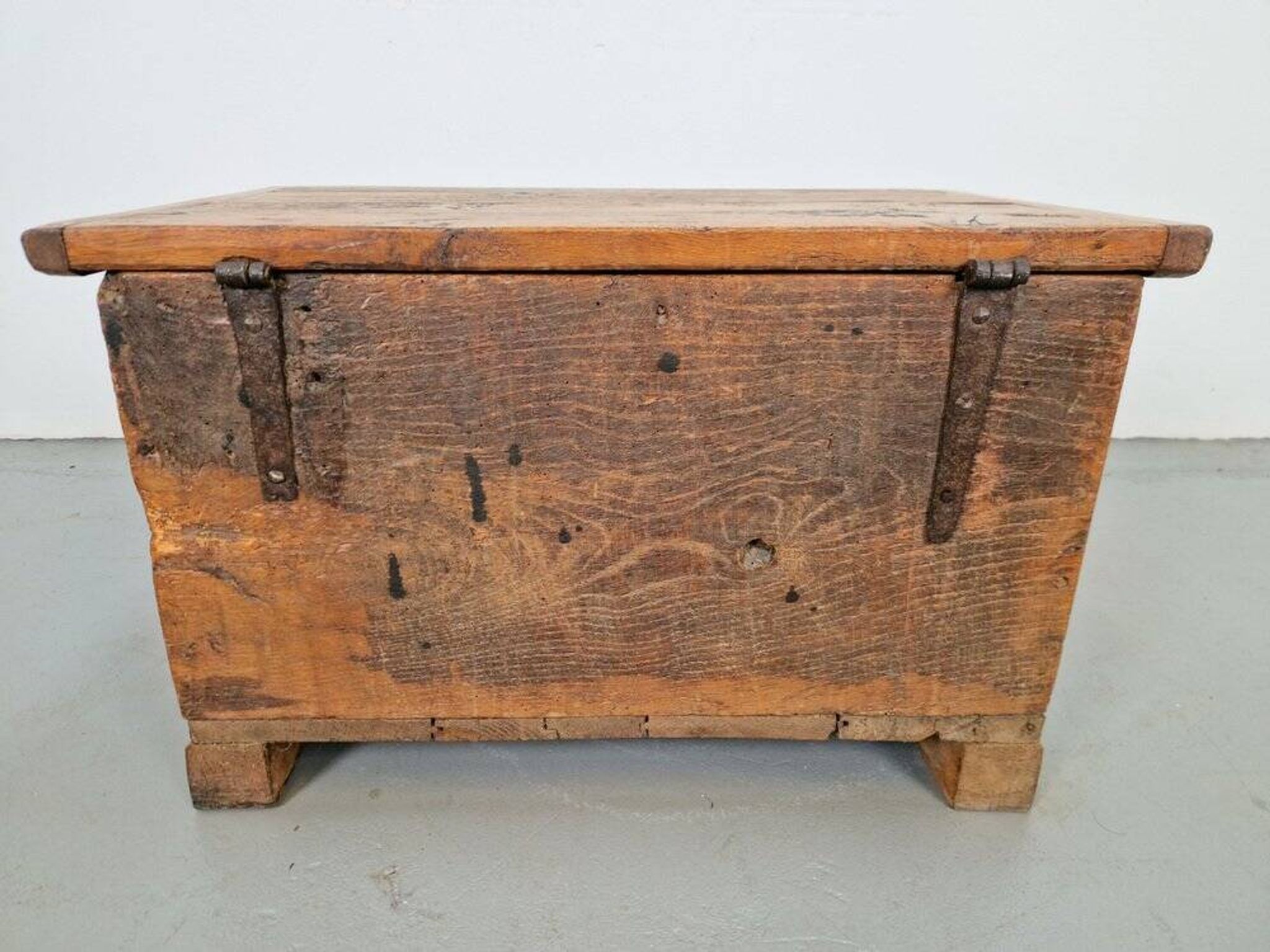 Antique Brutalist Chest in Oak, 1800