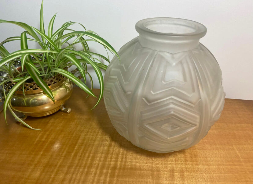 Art Deco ball vase 1930 in molded and pressed frosted glass