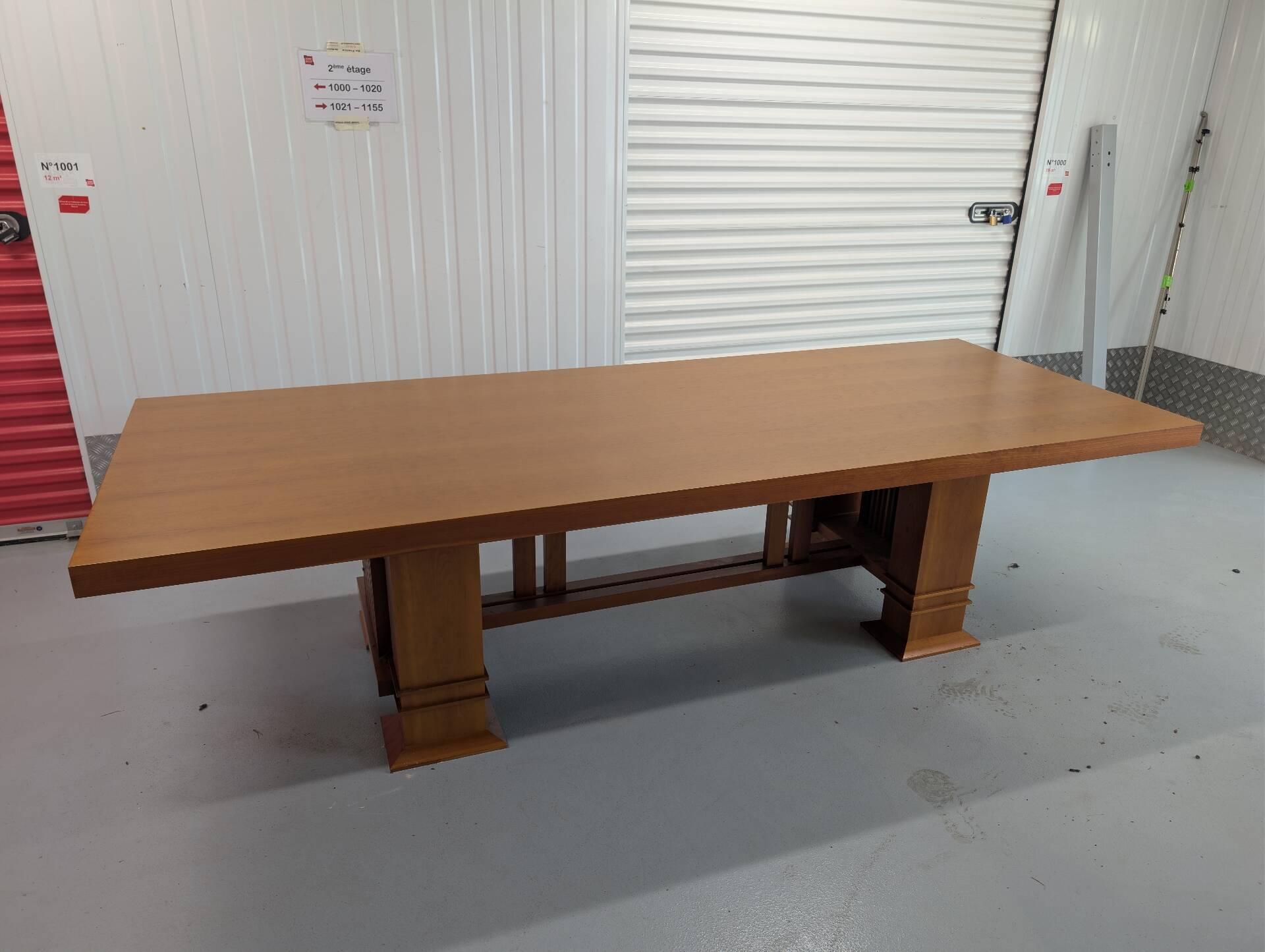 Dining table "Allen 605" in solid cherry by Frank Lloyd Wright p