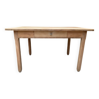 Farm table