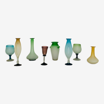 Set of 8 vases, cups, in glass paste