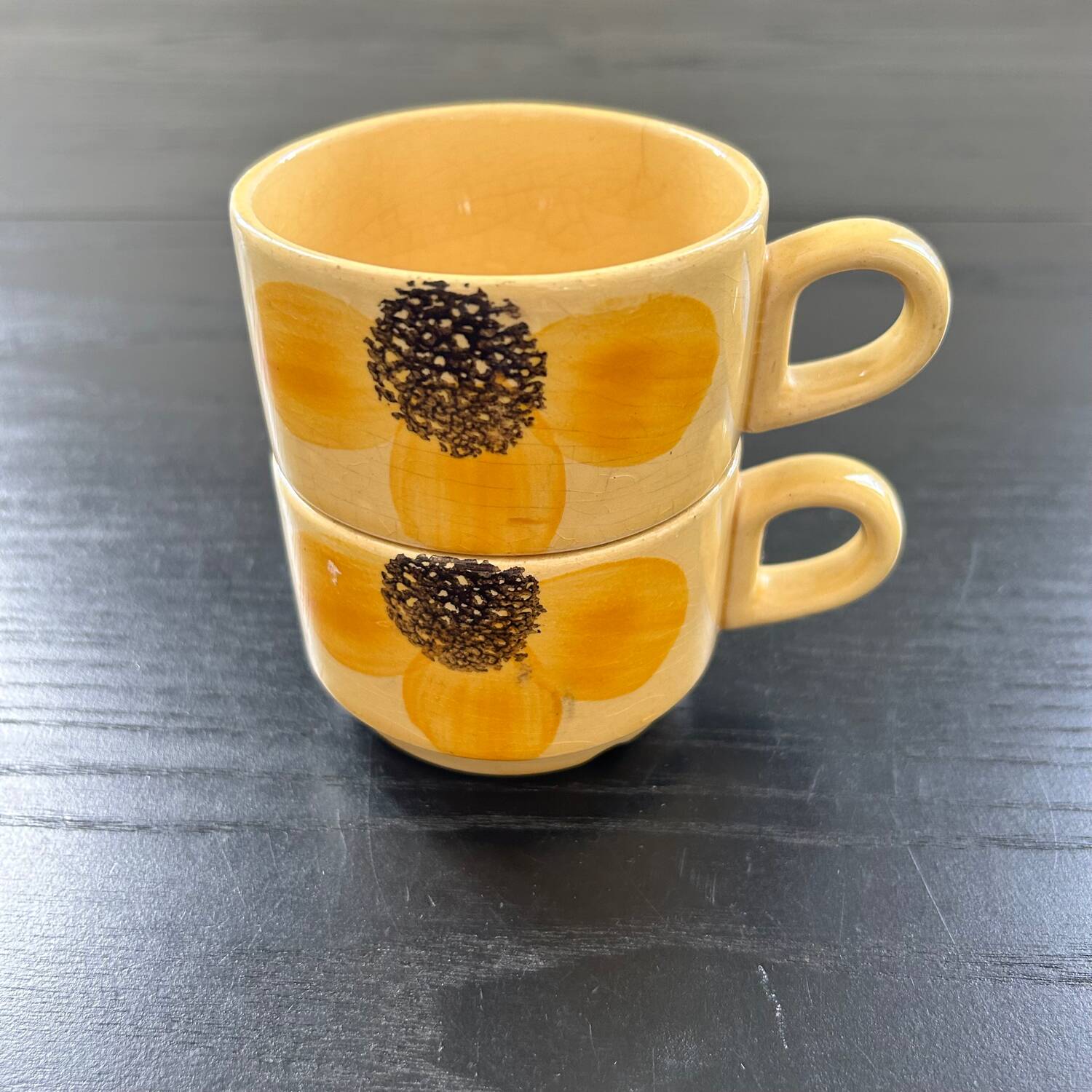 Pair of daisy cups