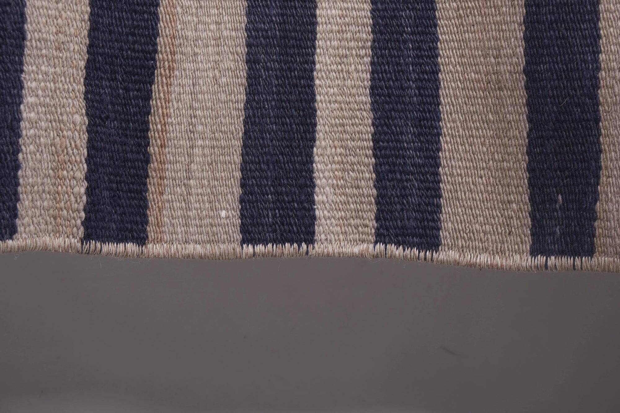 Vintage Turkish kilim, handwoven, 272x328 cm.