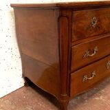 Louis XV curved chest of drawers in solid walnut Period 18th century