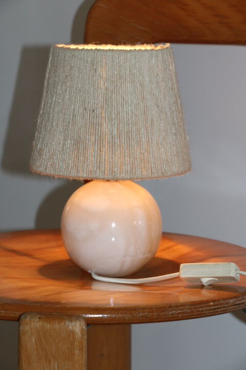 Alabaster ball lamp foot with rope lampshade