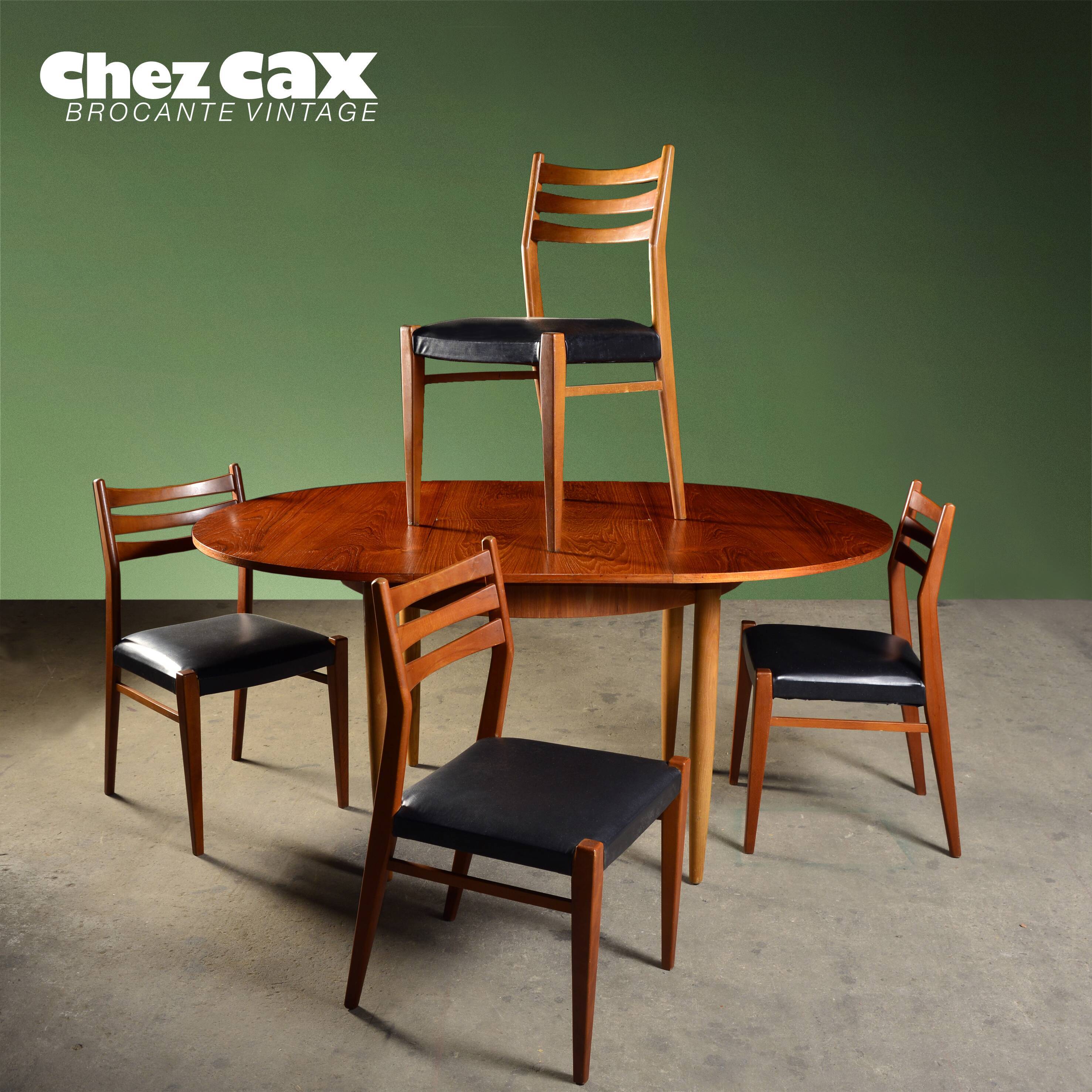 Extendable table and 4 Scandinavian chairs