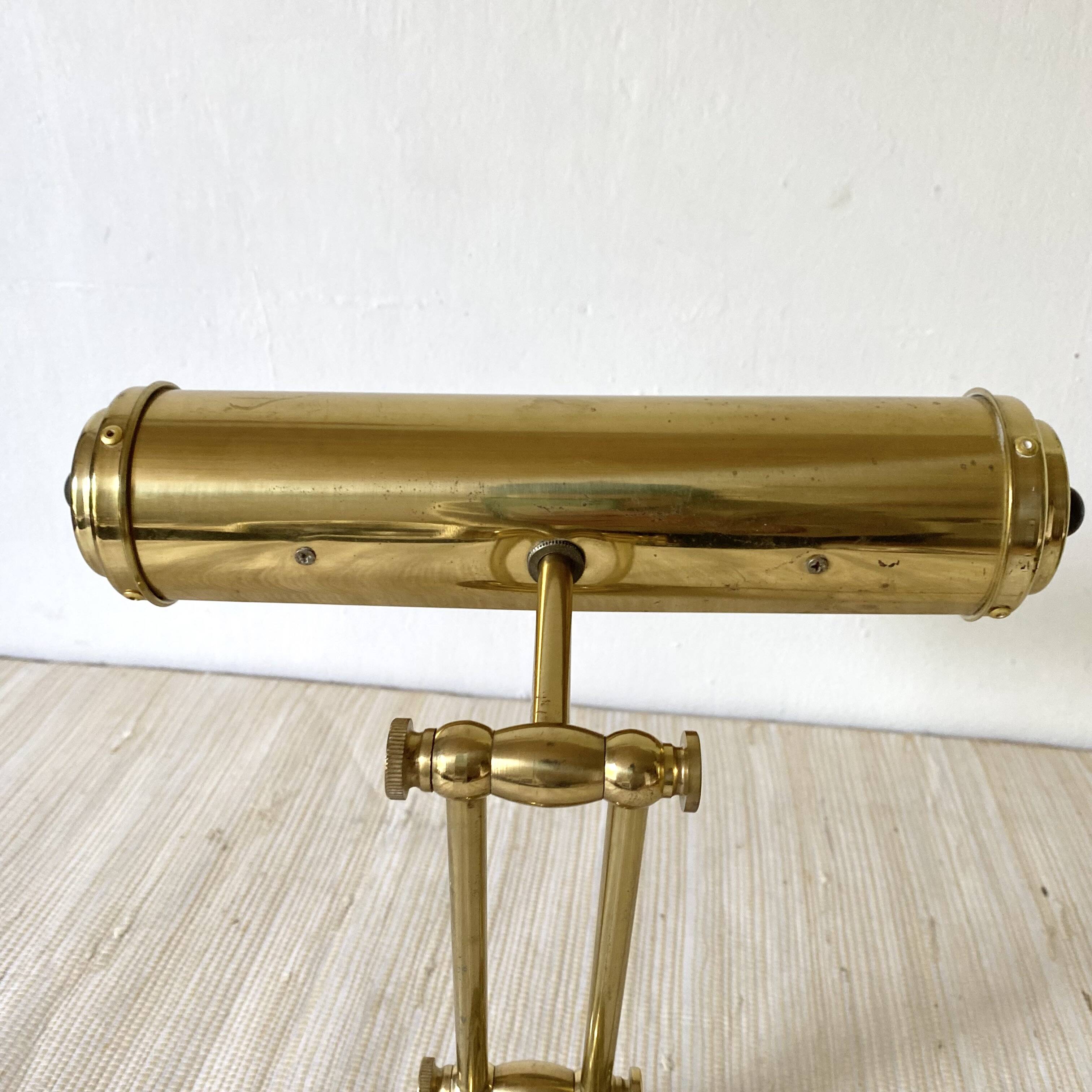 Wall light for brass picture lighting
