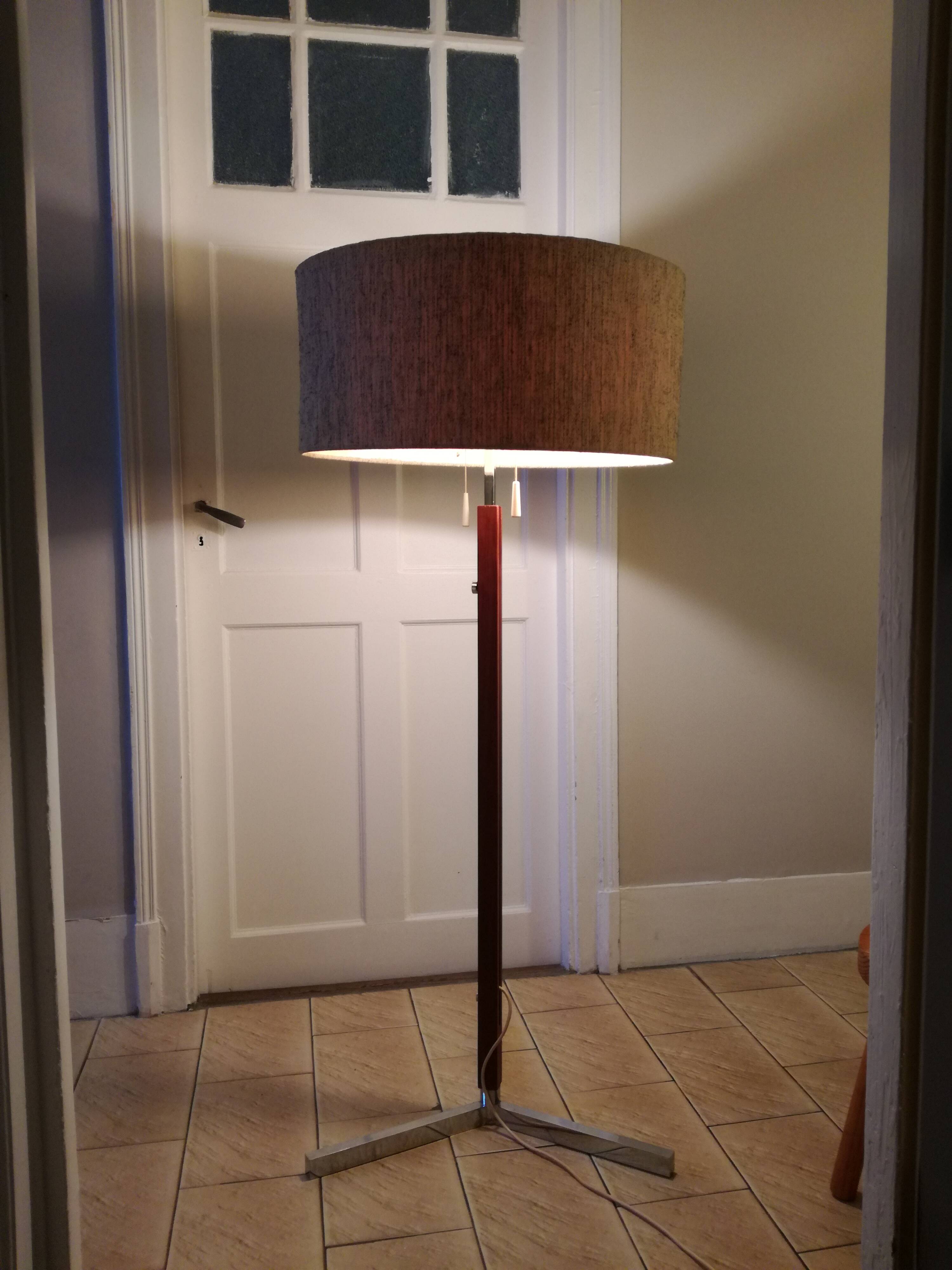 Adjustable floor lamp in walnut and metal 1960