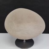 Little Globe chair by Pierre Paulin