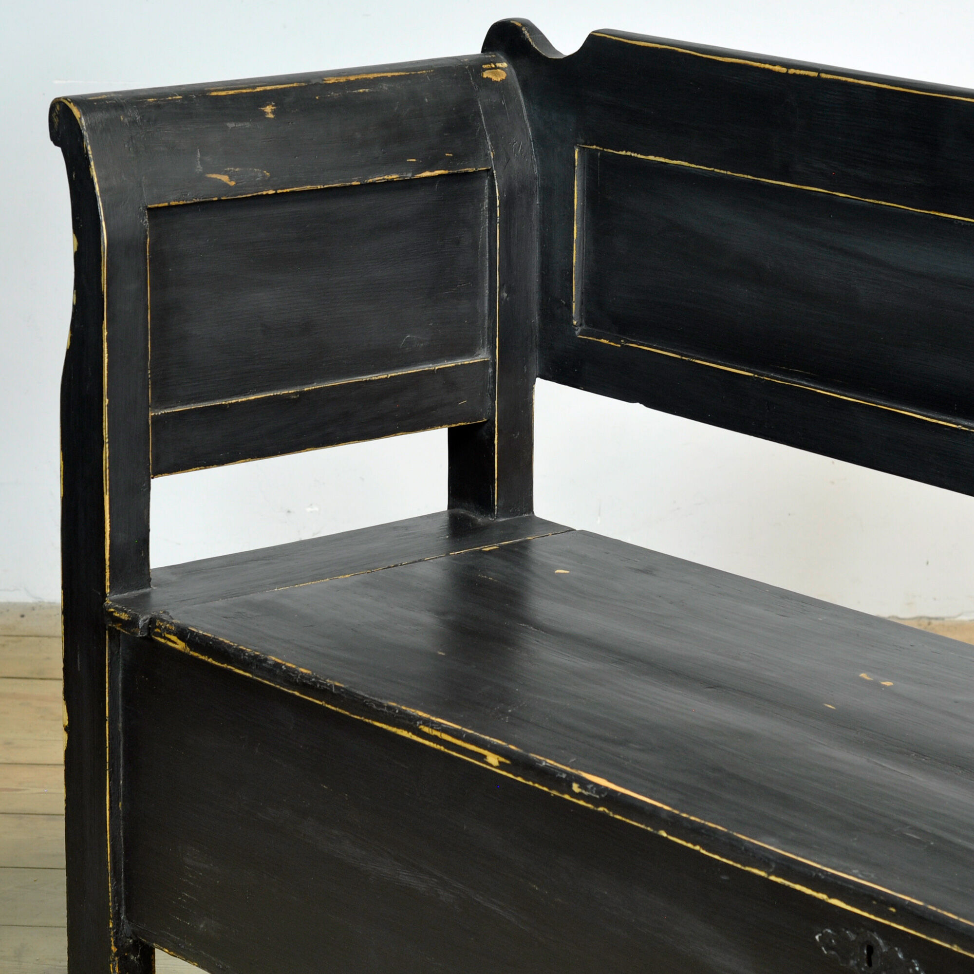 Antique pine drop-top bench, 1900s