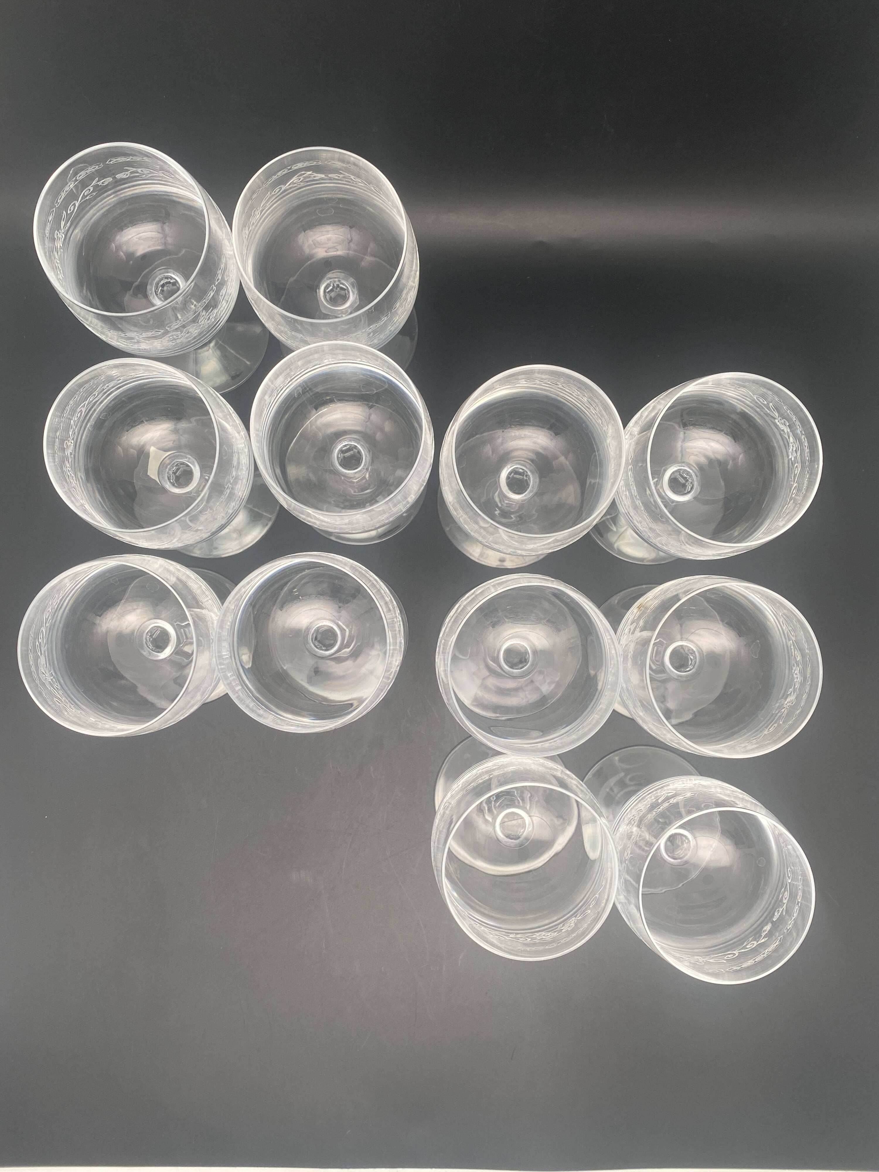 Chiseled crystal wine glasses with flower motif