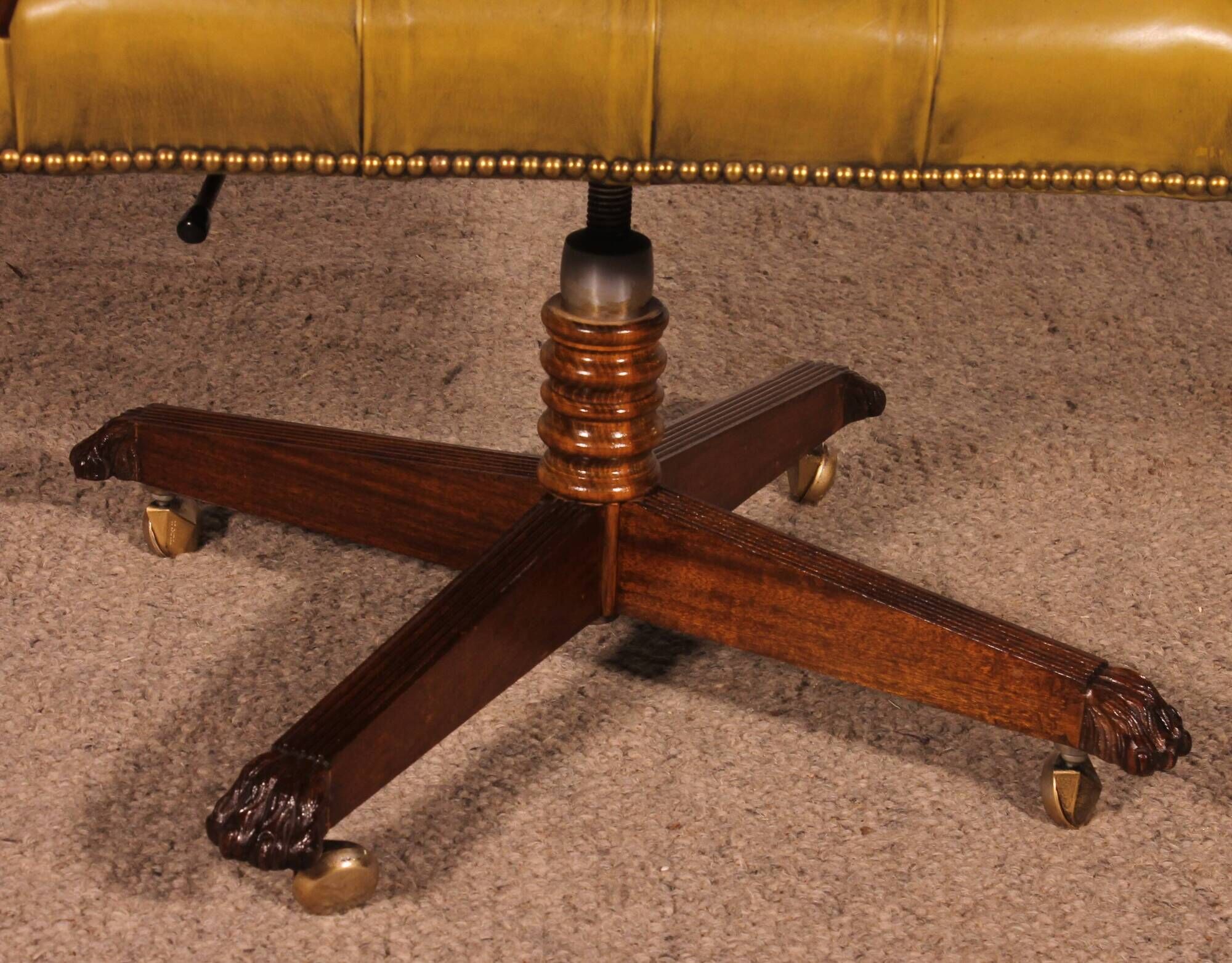 Office Chair Known as Swivel Executive Chair in Mahogany and Leather