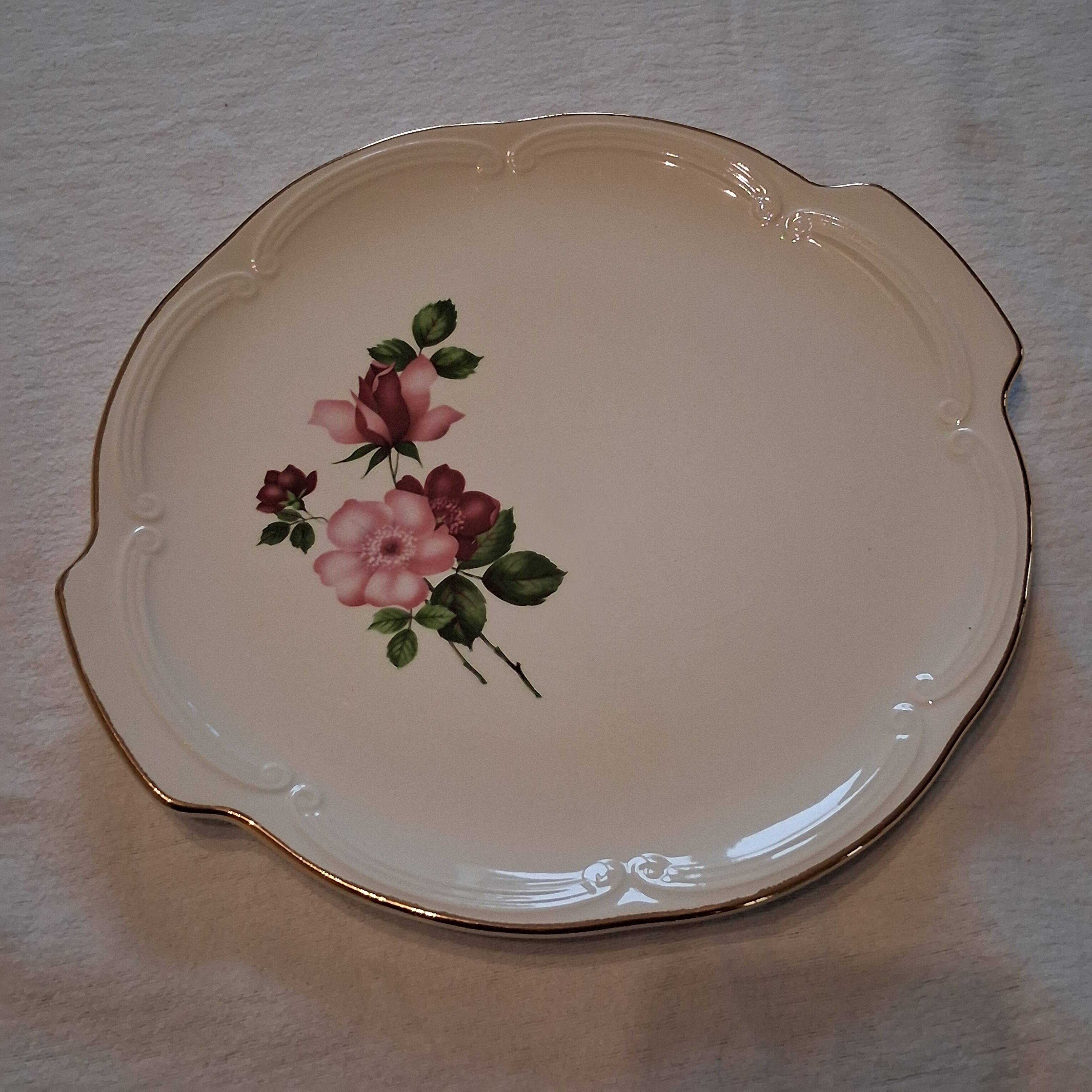 Ear plate from Gien model "Chinon" in very good condition.