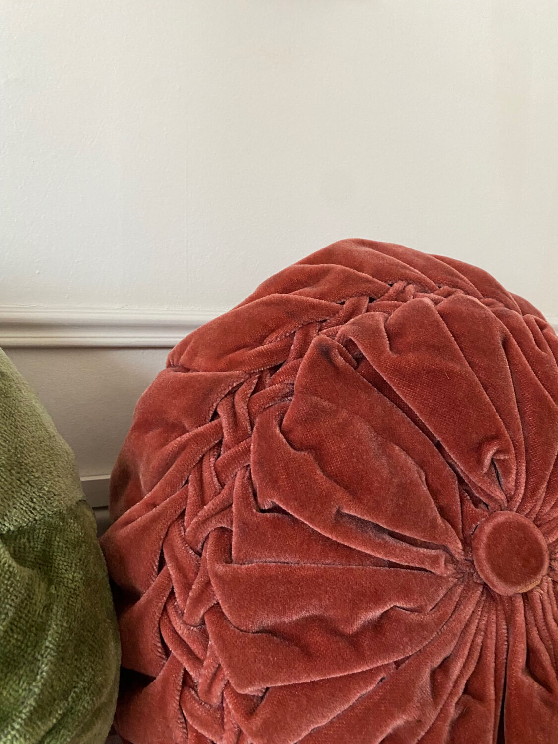 Duo de coussins ronds en velours plissé