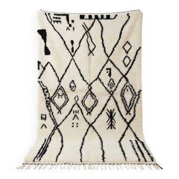 Tapis Marocain Azilal motifs noirs